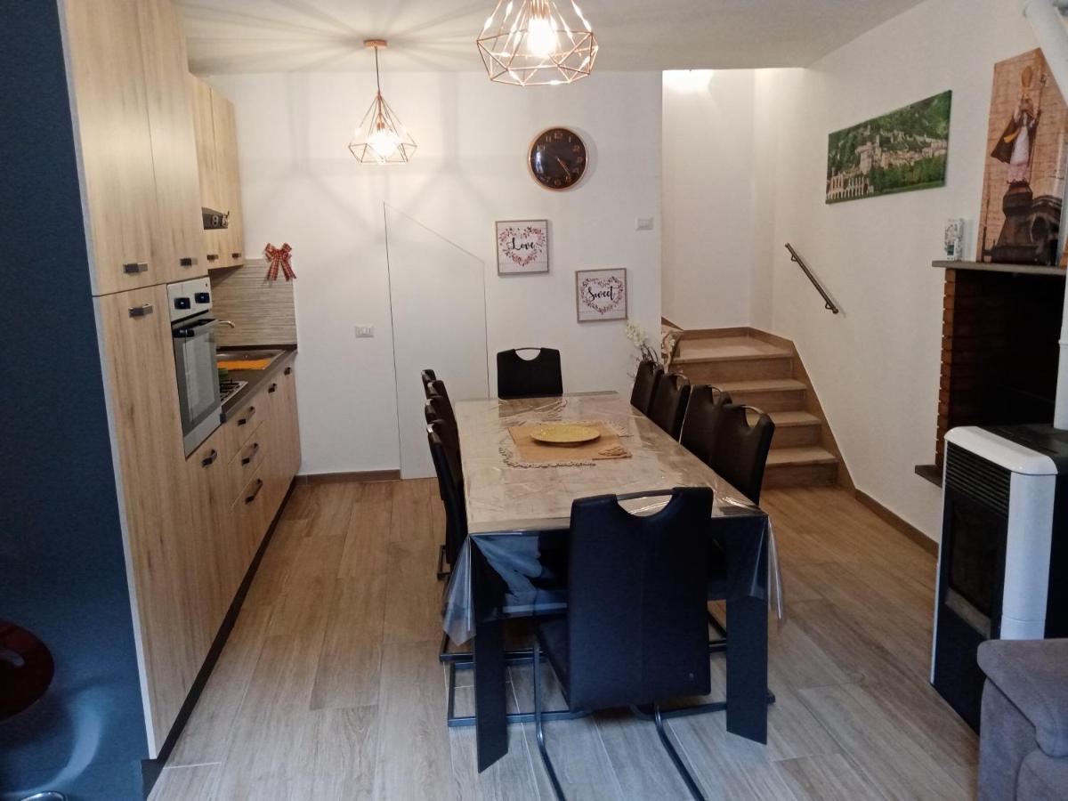La Dimora Di Pietra Apartman Gubbio Kültér fotó